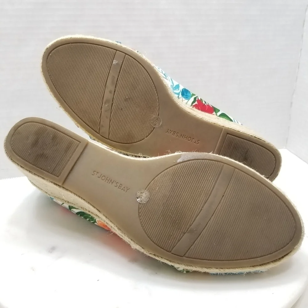 St. John's Bay Tropical print‎ 8.5 espadrille wedge